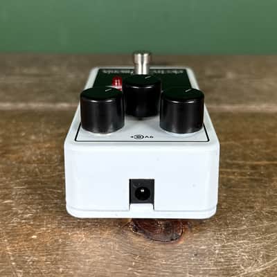 Electro-Harmonix Nano Big Muff Pi Distortion / Sustainer 2013 - Present - White / Black / Red image 7