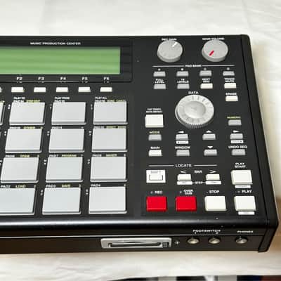 Akai MPC1000 Music Production Center image 7