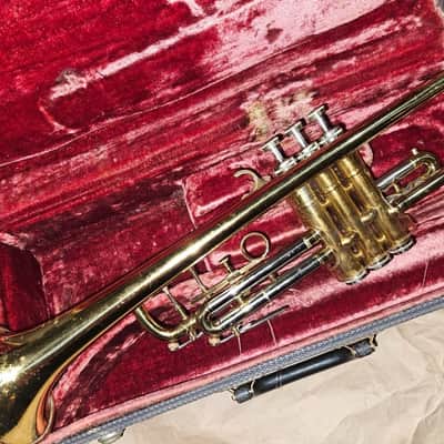 Couesnon Paris Trumpet with case. France. Very Good condition image 4