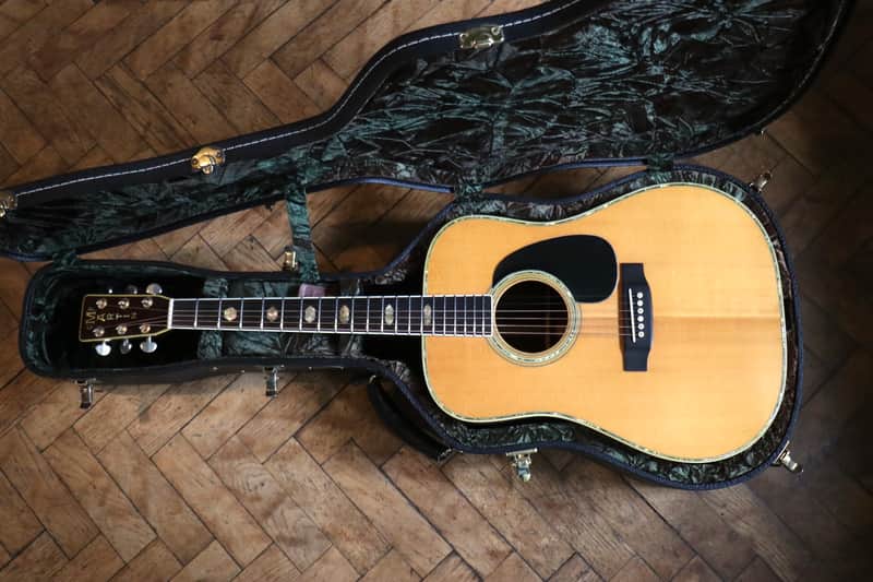 Martin 545 Martin deluxe D (14 fret fits D-28 D-35 D-45 D-35 and others) hard shell case 2000's - Black / Green image 1