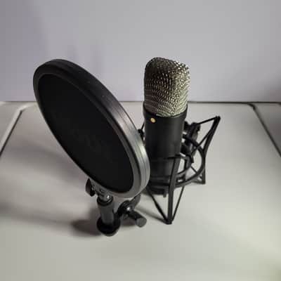 RODE NT1 Large Diaphragm Cardioid Condenser Microphone -Black image 5