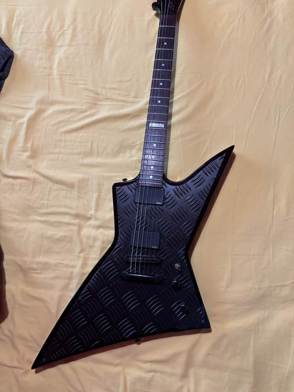 ESP LTD EX-400 BD 2004 - Black with Black Diamond Plate