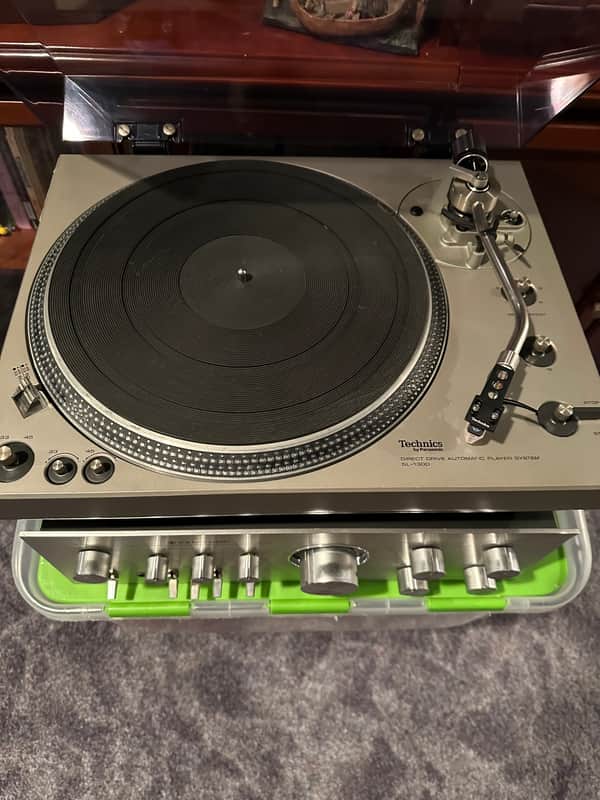 Technics SL-1300 Direct Drive Automatic Player System Turntable 1974 - 1978 - Silver image 1