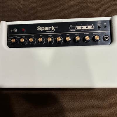 Positive Grid Spark 40 40-Watt 2x4" Modeling Guitar Combo 2021 - Pearl White image 3