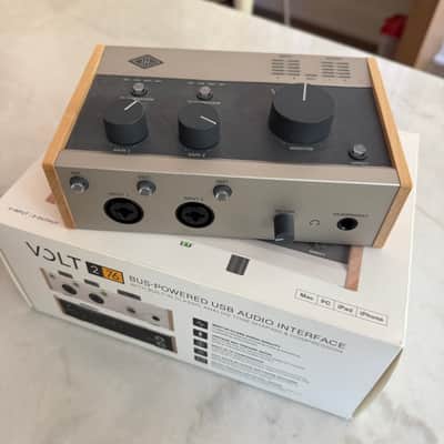 Universal Audio Volt 276 2025 - Light wood/mixed metal image 3
