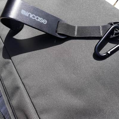Incase Slim Line Bass Gig Bag image 3