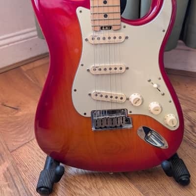 Fender American Elite Stratocaster 2019 Aged Cherry Burst with S1 Switch image 3