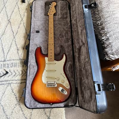 Fender American Professional Stratocaster with Maple Fretboard 2017 - 2019 - Sienna Sunburst image 15