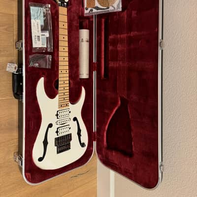 Ibanez PGM300RE-WH 20th Anniversary Paul Gilbert Signature 2009 - White image 1