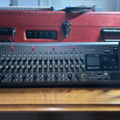 Zoom LiveTrak L-20R Rackmount Digital Mixer / Recorder 2010s - Grey / Blue image 1
