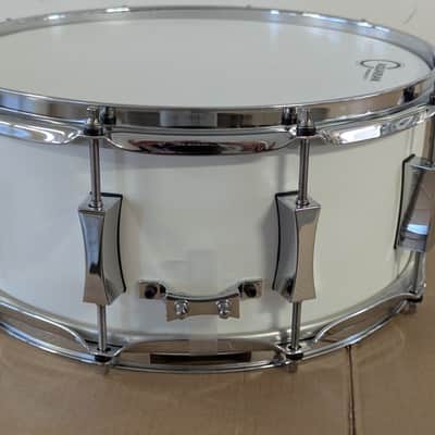 Pork Pie 14x6 in mahogany/ Maple 10 lug snare drum 2012 - White image 8