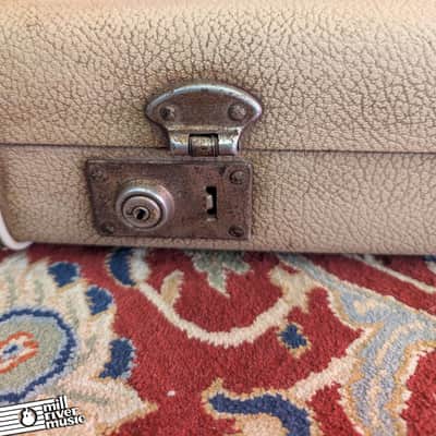 Vintage 1963 Fender Jazzmaster / Jaguar Hardshell Case – White Tolex with Black Trim – Good Condition, Used image 11