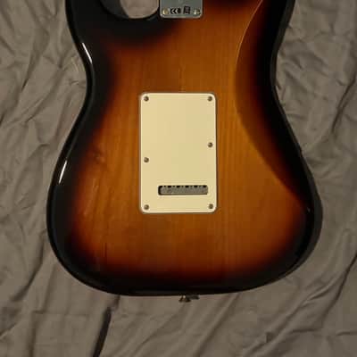 Fender Player Stratocaster with Maple Fretboard 2018 - 2024 - 3-Color Sunburst image 5