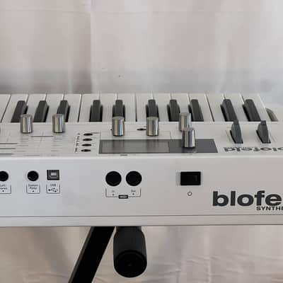 Waldorf Blofeld Keyboard 49-Key Synthesizer 2009 - Present - White image 10