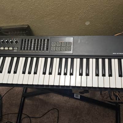 Roland A-800PRO 61-Key MIDI Keyboard Controller 2010 - Present - Black image 3