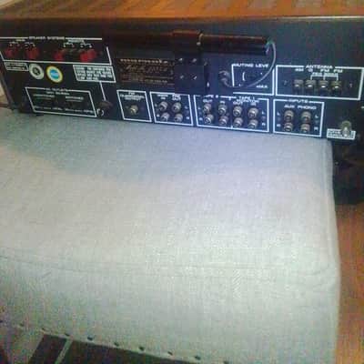 Marantz Model 2235B 50-Watt Stereo Receiver 1976 - 1977 - Silver with Wood Case image 3