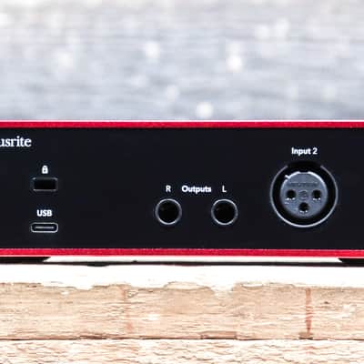Focusrite Scarlett Solo 4th Gen Studio-Quality 2-In / 2-Out USB Audio Interface image 4