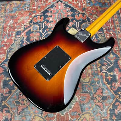 Fender USA Professional Classic Stratocaster 3 Tone Sunburst - 2025 image 4