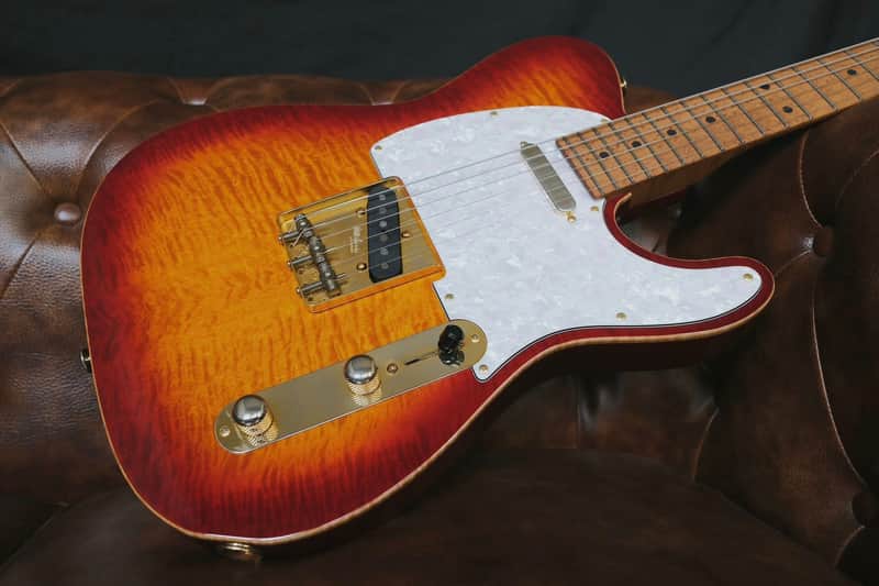 Suhr Classic T Deluxe Limited Edition 2019 - Aged Cherry Burst Suhr Classic T Deluxe Limited Edition 2019 - Aged Cherry Burst