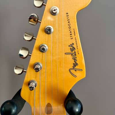 Fender Eric Johnson Thinline Stratocaster with Maple Fretboard 2018 - 2019 - 2-Color Sunburst image 4