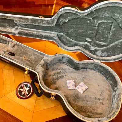 Road Runner RRMAJBO ABS Molded Jumbo Acoustic Guitar Case w/ Key image 3