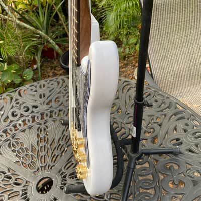 Alien Audio Constellation 5 2020 Matte transparent White image 6