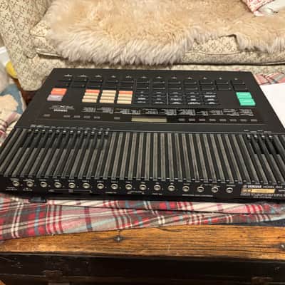 Yamaha RX5 Digital Rhythm Programmer 1986 - Black image 3