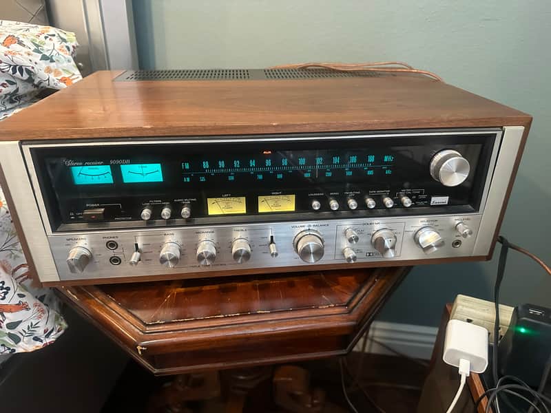 Sansui 9090DB Stereo Receiver 1975 - 1978 - Silver image 1