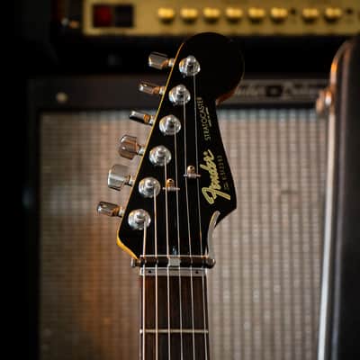Fender Contemporary Series Stratocaster Deluxe HSS 1985 - 1987 - Frost White image 5