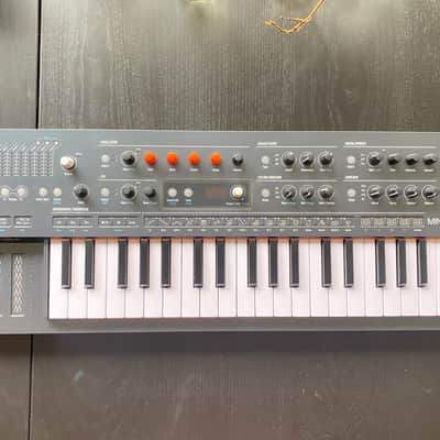 Arturia MiniFreak 37-Key 6-Voice Polyphonic Hybrid Synthesizer 2022 - Present - Black