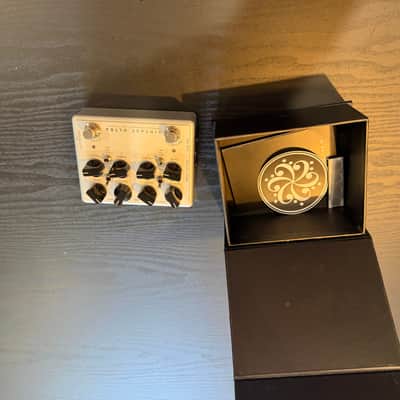 Darkglass Electronics Vintage Ultra v2 with Aux Input 2019 - Present - Silver image 3