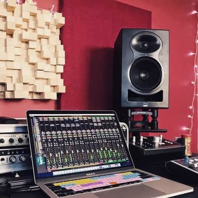 Kali Audio LP-6 V2 Project Lone Pine 6.5" Powered 2-Way Studio Monitor Pair Bundle + Mophead Cables image 8