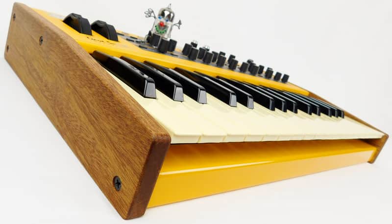 Dave Smith Instruments Mopho 32-Key Monophonic Synthesizer