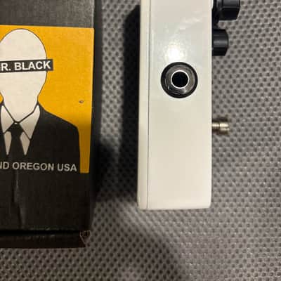 USED Mr. Black Analog Tremolo 2026 - White image 4