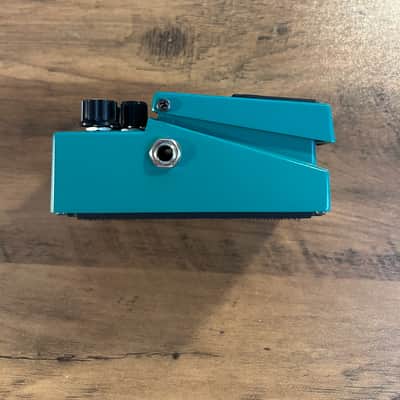 Boss TR-2 Tremolo (Silver Label) 1997 - Present - Green image 4