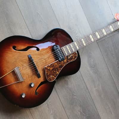 GODIN "5th Avenue Kingpin P90 DLX Vintage Burst HG" 2, 30 KG
