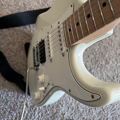 Suhr Standard HSS with Maple Fretboard 2018 - 2019 - Olympic White image 8