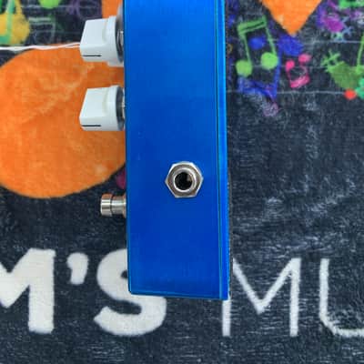 Wampler Ego Compressor V1 (Large Logo) 2010s - Blue image 4