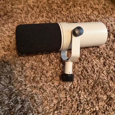 Universal Audio Standard SD-1 Cardioid Dynamic Microphone 2022 - Present - White image 2