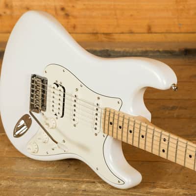 Fender Juanes Stratocaster - Maple - Luna White image 5