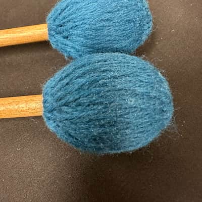 Innovative Percussion IP200 Mallets, Med Soft, 1 Pair, Birch w/Teal Yarn - NEAR MINT image 3
