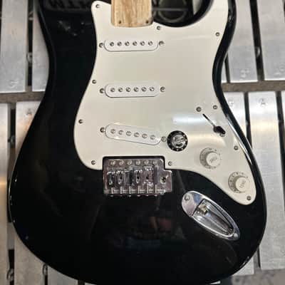 Squier Affinity Stratocaster Loaded Body 2018 - Black/White image 1