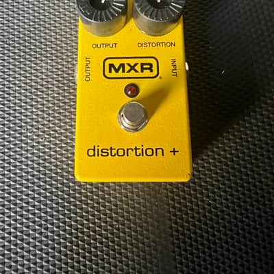 MXR M104 Distortion + 1995 - Present - Yellow image 1