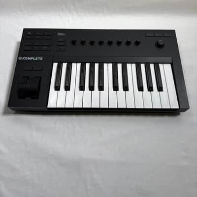 Native Instruments Komplete Kontrol A25 2018 - Present - Black image 2