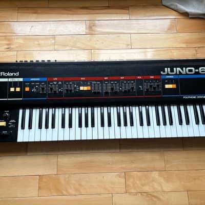 Roland Juno-6 61-Key Polyphonic Synthesizer 1982 - 1984 - Black