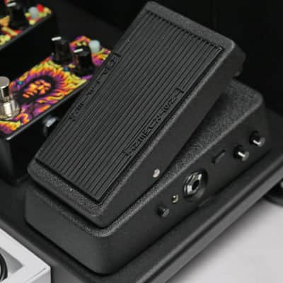 Dunlop Authentic Jimi Hendrix 9-Piece Effects Pedals/Accessories Bundle image 2