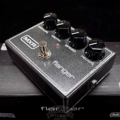 MXR M-117R Flanger | Reverb