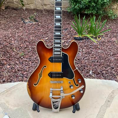 Eastman T64/v Thinline with Bigsby 2021 - Present - Gold Burst image 4