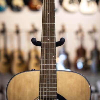 Fender CC-60S Solid Top Concert Acoustic Guitar Natural image 3