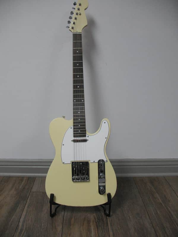 Partscaster Tele standard 2026 - Vintage Yellow satin nitro image 1